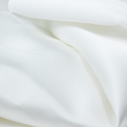 100% Silk pillowcase White hotel closure with Silver Ions - 22MM